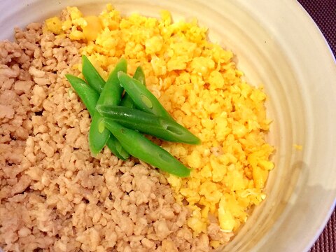 ひとりごはん★三色そぼろ丼